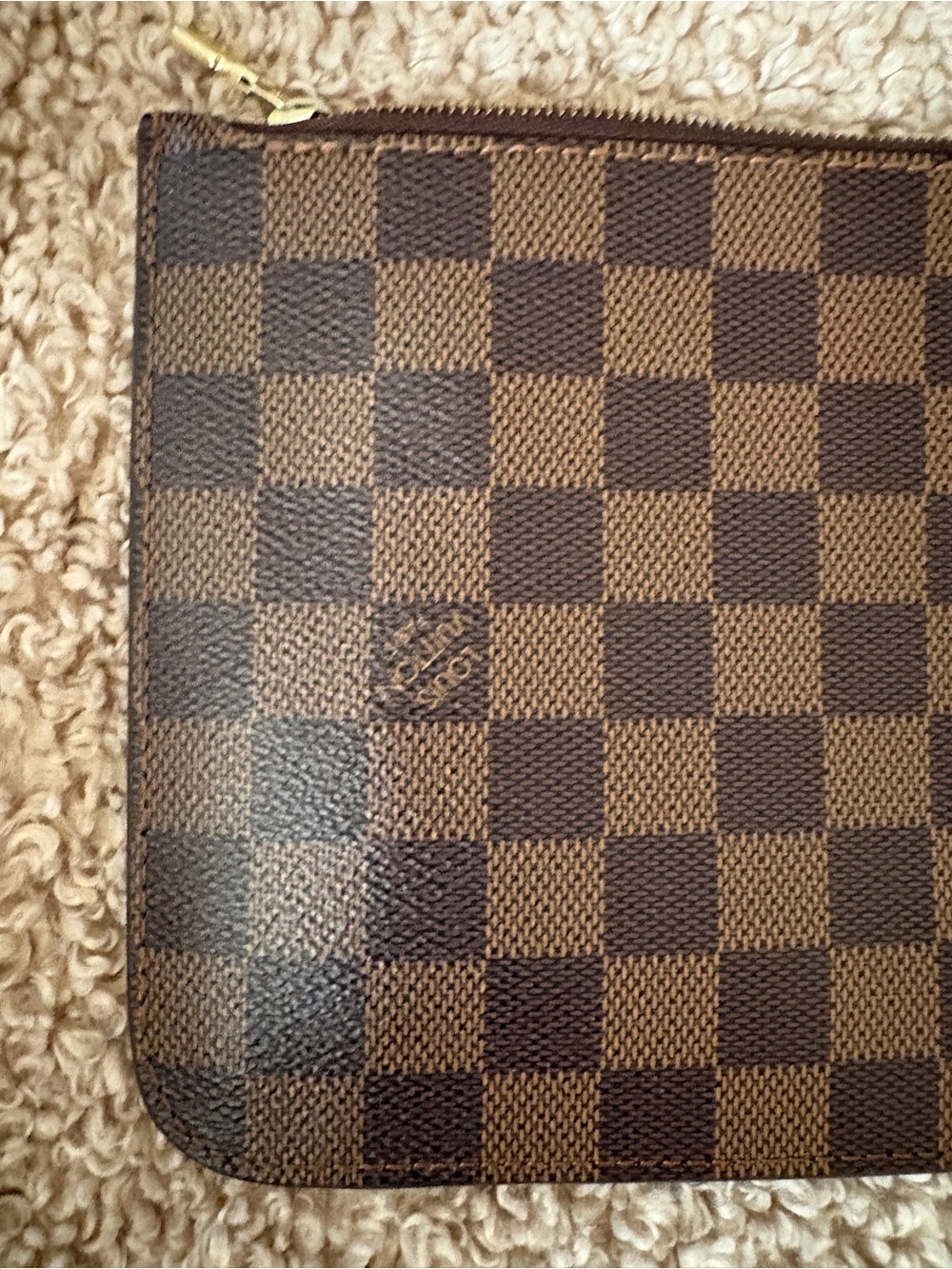 Damier LV Wristlet - Picture 4 of 8